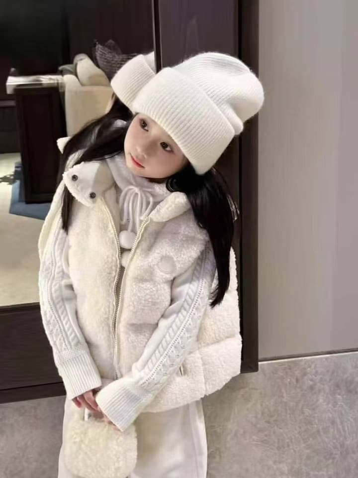 Moncler Unisex Kids Puffer Vest – 2025 SS – Kids Collection in Cream Puffer Vest