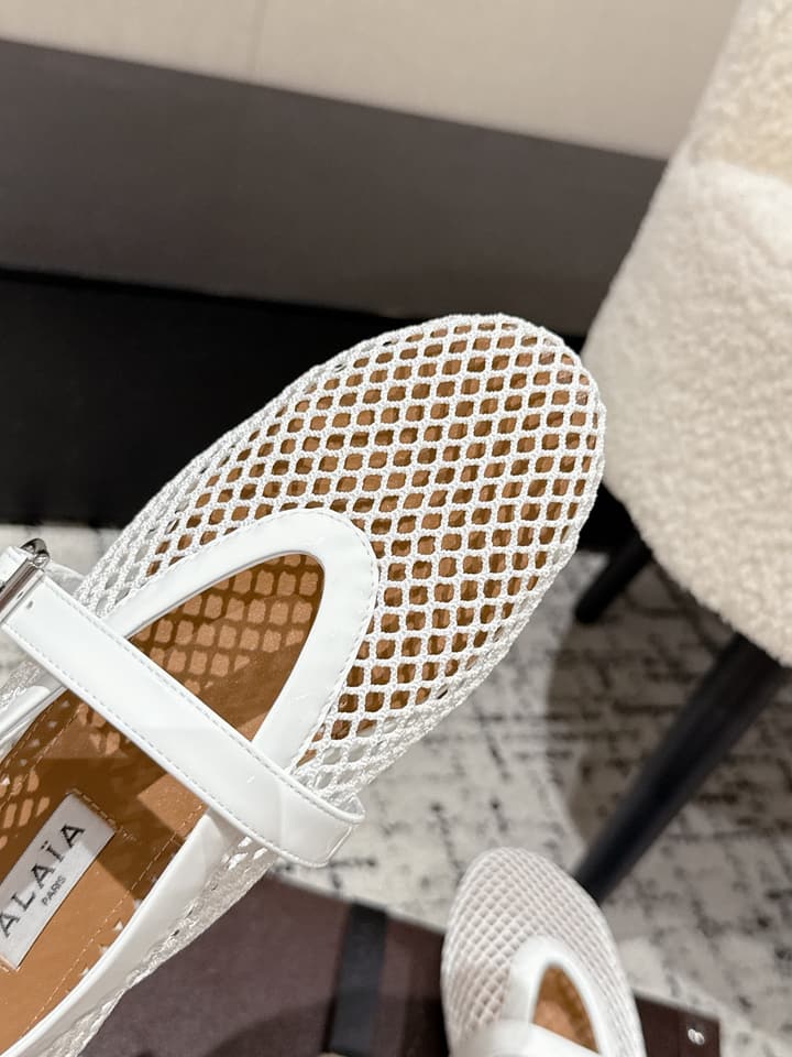 Alaïa Flat Mesh Ballet Flats – 25SS in Golden Beige Mesh