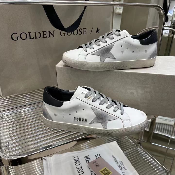 Golden Goose Superstar Graffiti Sneakers – SS22 in Black Star Rose Gold Toe