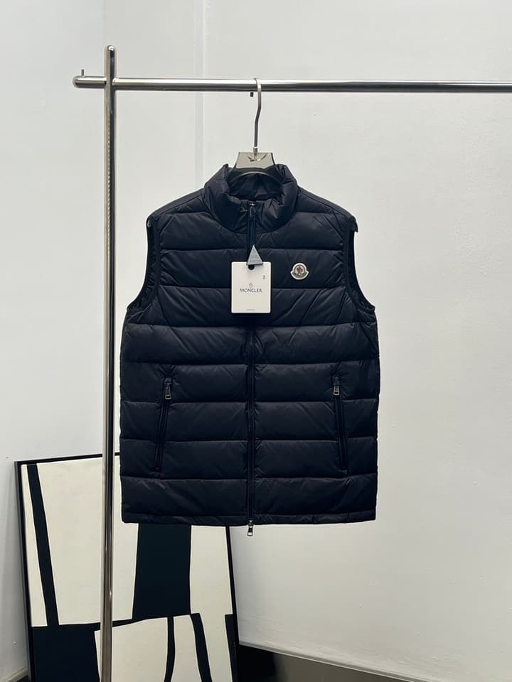 Moncler Solid Logo Down Vest – 25SS in Classic Black