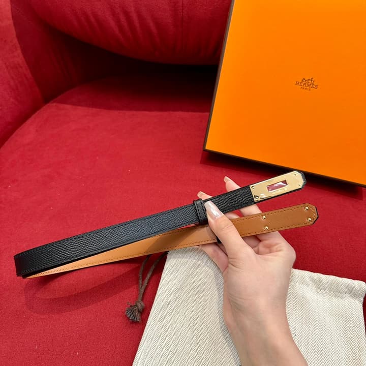 Hermès Kelly Epsom Leather Belt in Black Leather With Gold Hardware