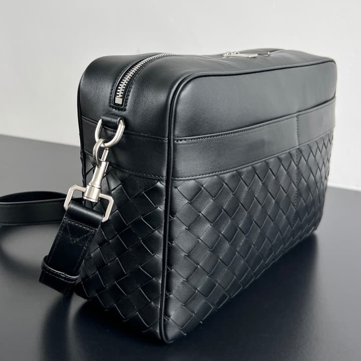 Bottega Veneta Double Pocket Camera Bag 843857 – New Collection in Black