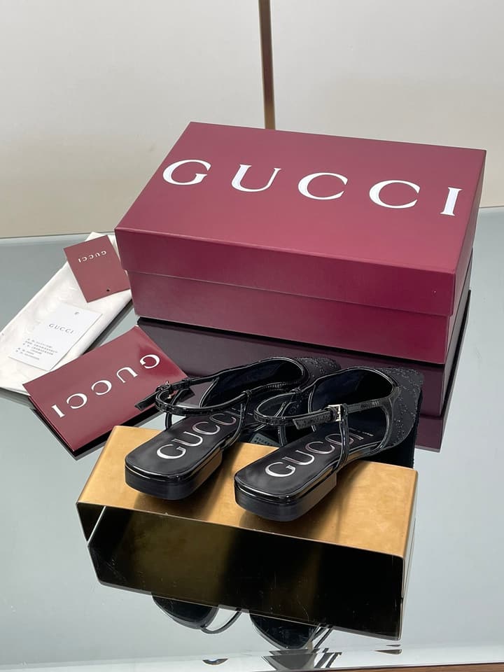 Gucci Cosmogonie GG Crystal Slingback Sandals – 2025 Early Autumn Collection in Black Crystal Gg