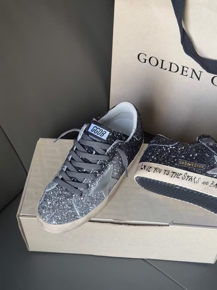 Golden Goose Superstar Sneakers – 2025 Collection in Gradient Gunmetal Silver Grid