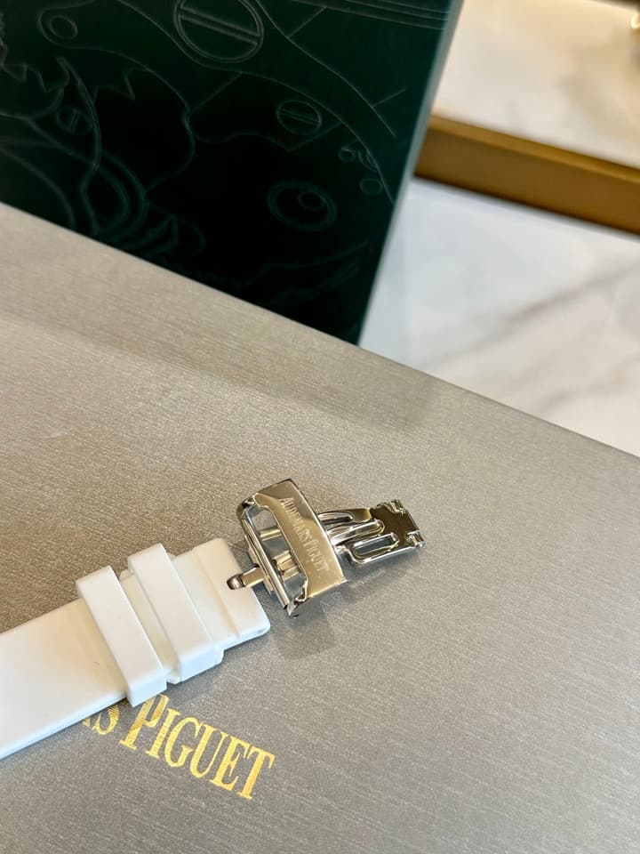 Audemars Piguet Royal Oak Automatic Mechanical Watch – 40mm in Silver - Diamond Dial