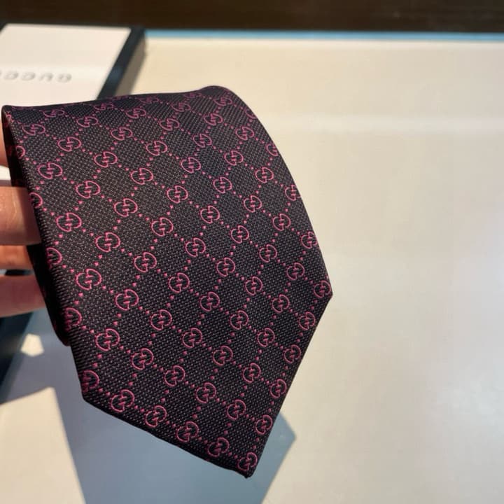 Gucci GG Logo Jacquard Silk Tie in Black