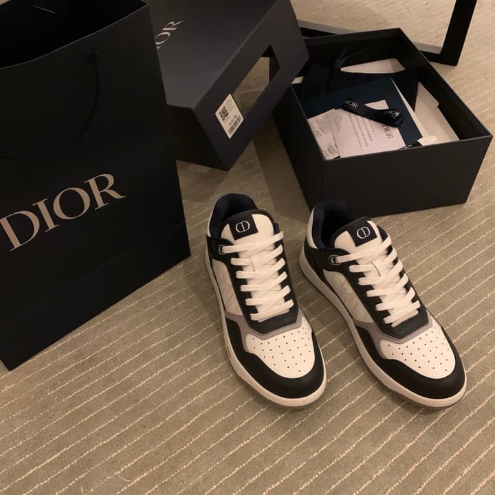 Dior B27 Uptown HYLTON NEL Limited Edition Low-Top Sneakers in White And Black