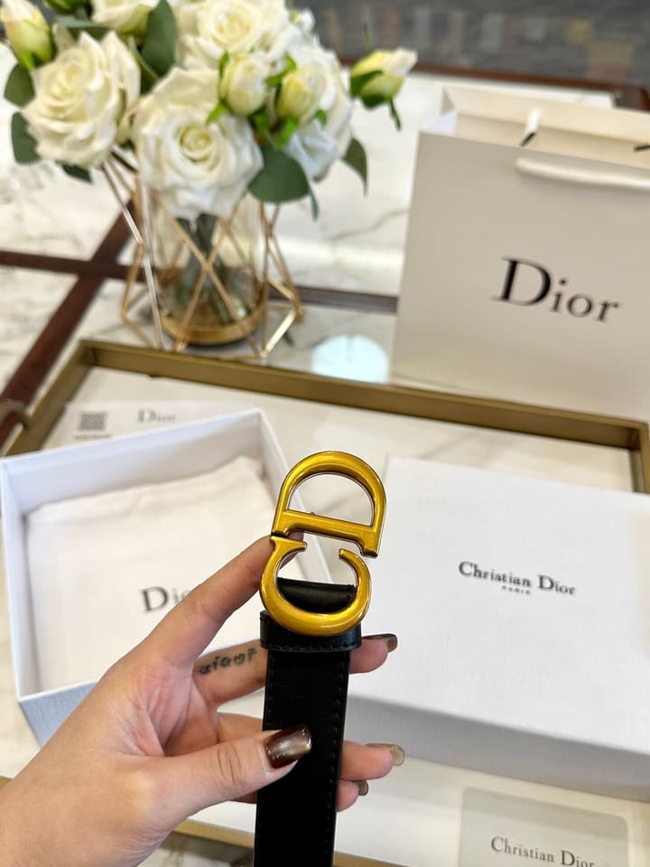 Dior Classic Leather Belt – 3.0cm in Black Leather With Gold Buckle