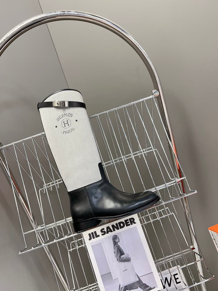 Hermès Kelly Rider Boots – Autumn/Winter Collection in Polished Black