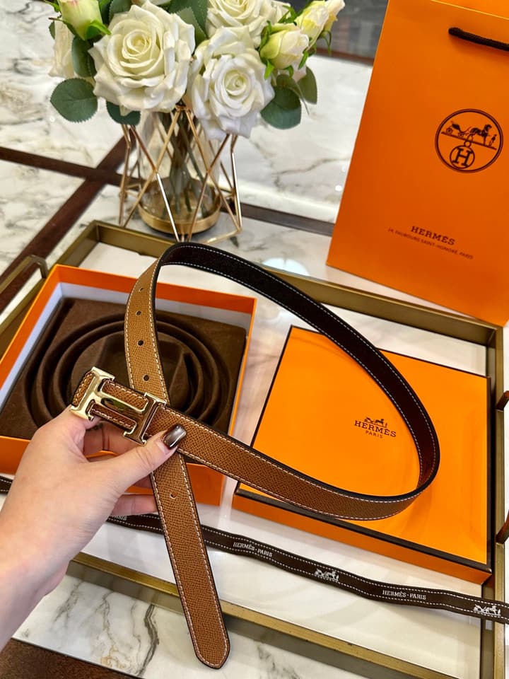 Hermès Classic Leather Belt – 2.5cm in Tan Textured With Polished Gold Buckle