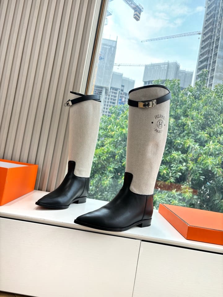 Hermès Classic Knee-High Boots – 2025FW in Assorted Buckle Riding Boots Display