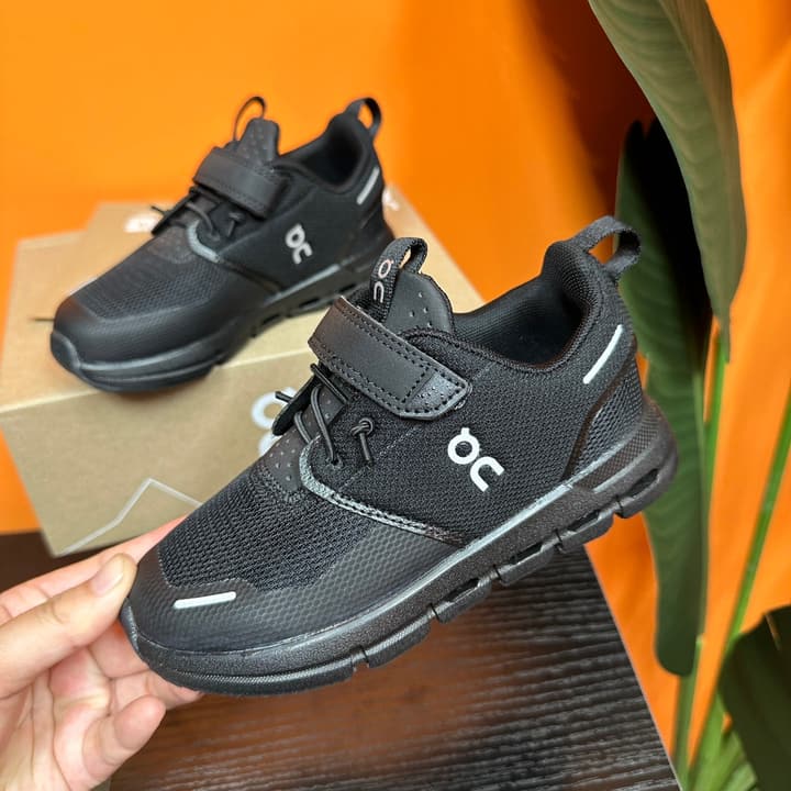 On Kids Running Sneakers – Kids Collection in Black