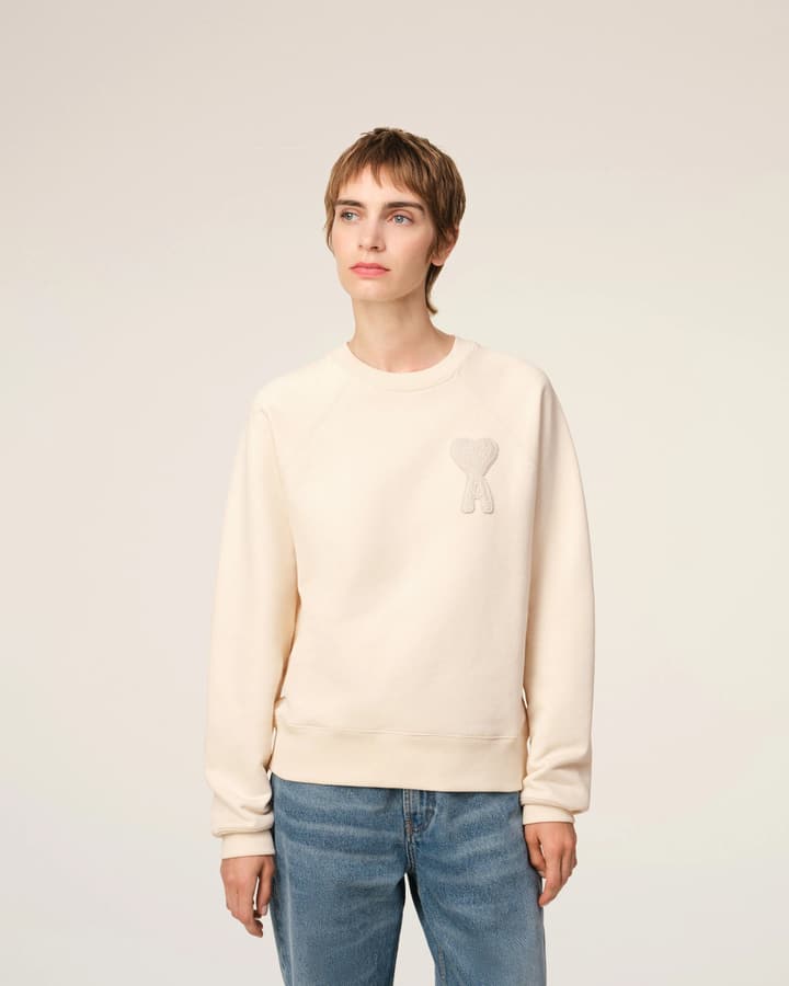 AMI Paris Ami de Coeur Raglan Crewneck Sweatshirt – 25FW in Apricot With Clear Heart