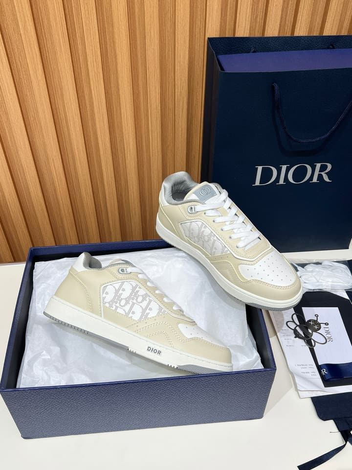 Dior B27 Unisex Sneakers – 2025 Collection in Beige With Dark Green Accents