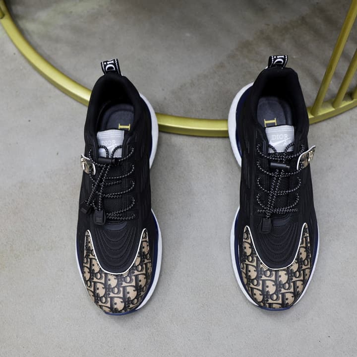 Dior Men's Luxury Running Shoes in Off-white With Grey Pattern
