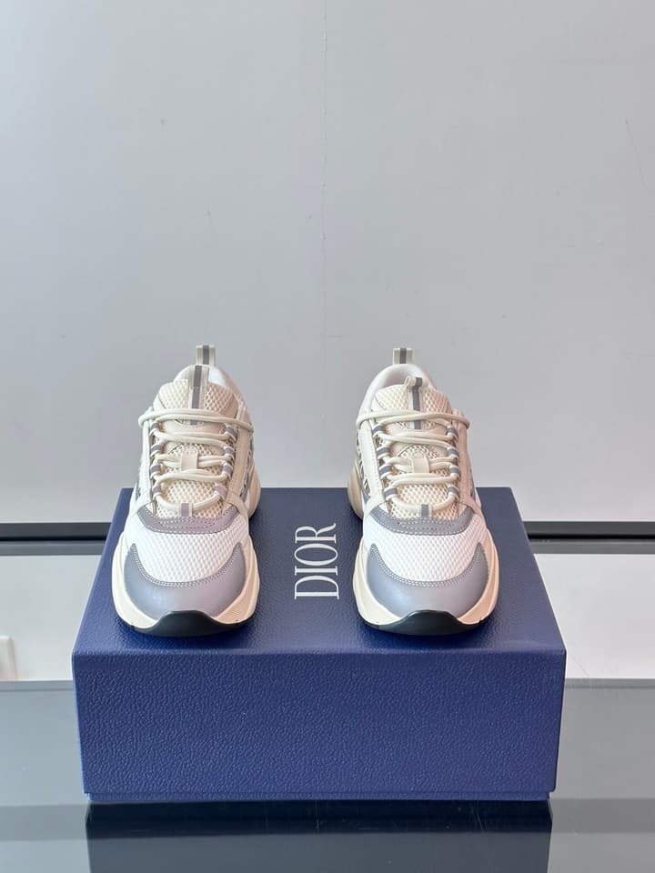 Dior B22 Retro Jogging Sneakers in Black And White Oblique