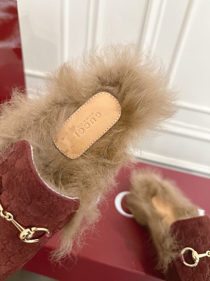 Gucci Tuscan Wool Loafers – Autumn/Winter Must-Have in Beige Gg Monogram With Tan Fur