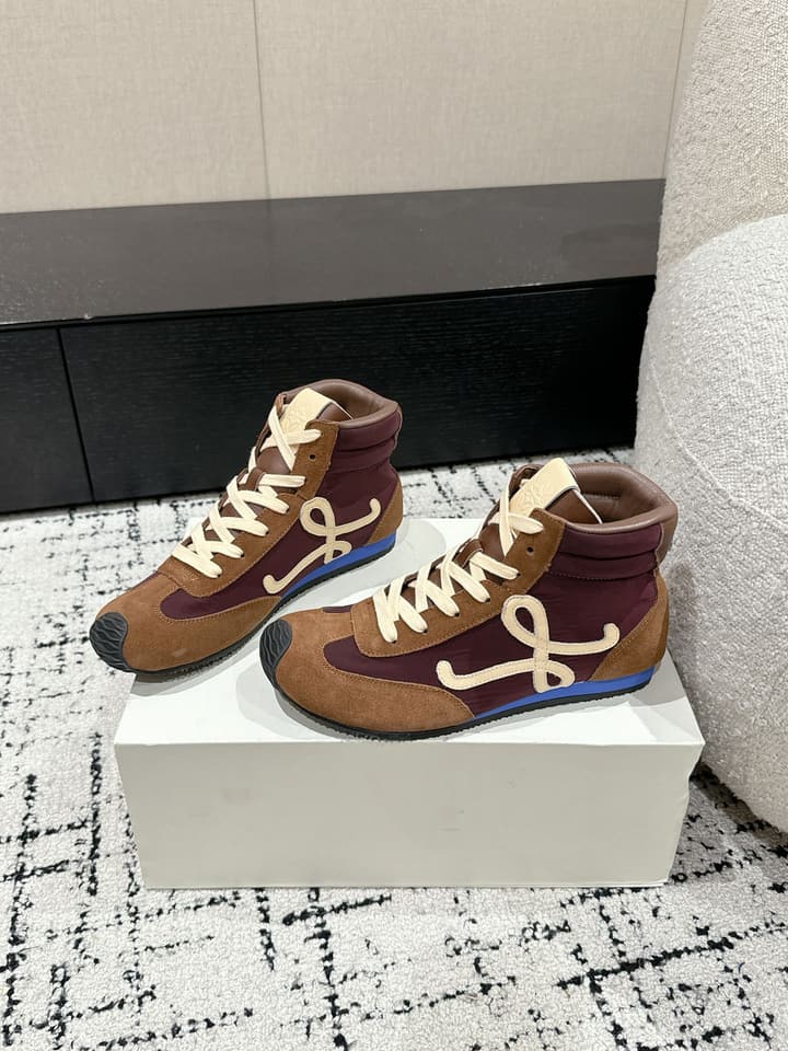 Loewe Flow Runner 2.0 Runway Sneakers – 25SS in All White With Gum Sole