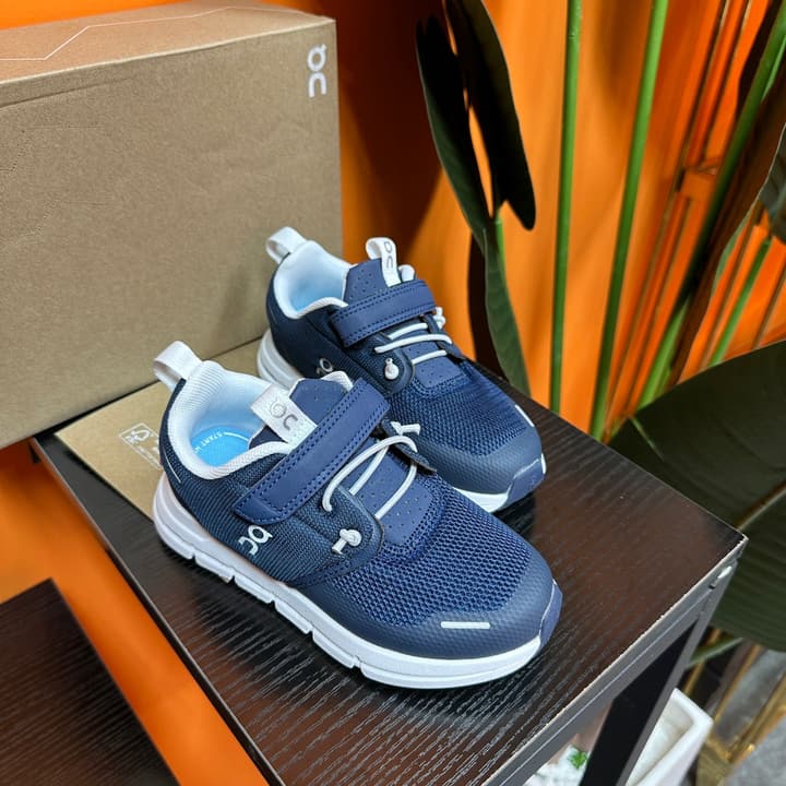 On Kids Running Sneakers – Kids Collection in Black