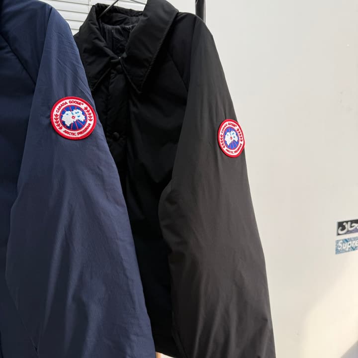 Canada Goose Lodge Series Coach Down Jacket – 2025 in Navy Blue
