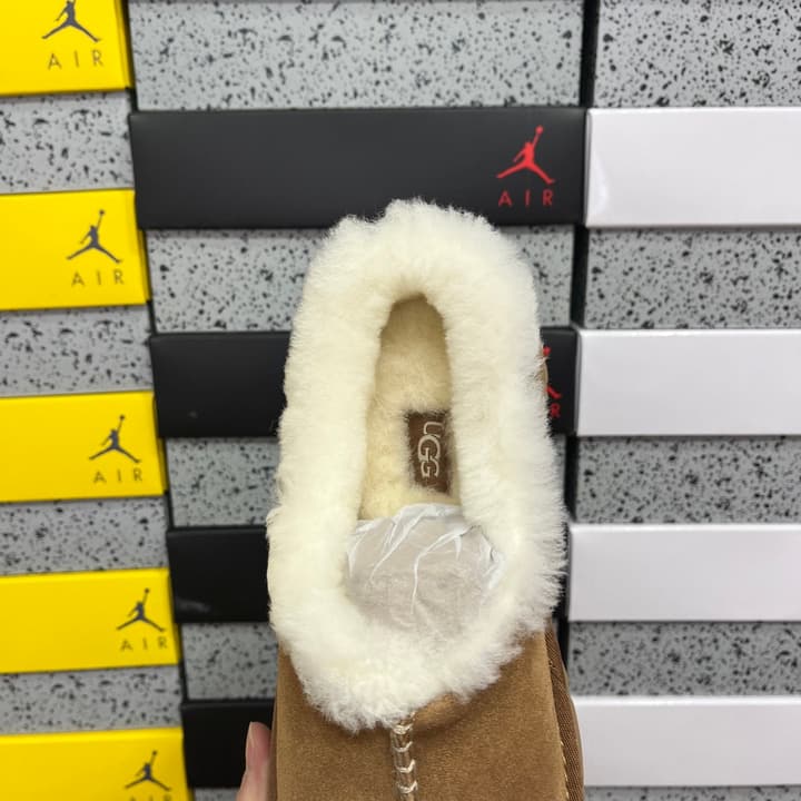 UGG Platform Low-Cut Snow Boots in Black Suede Slip-on