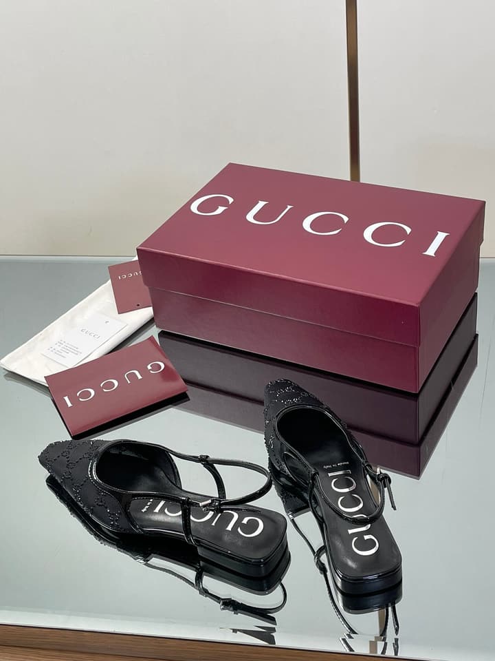 Gucci Cosmogonie GG Crystal Slingback Sandals – 2025 Early Autumn Collection in Black Crystal Gg