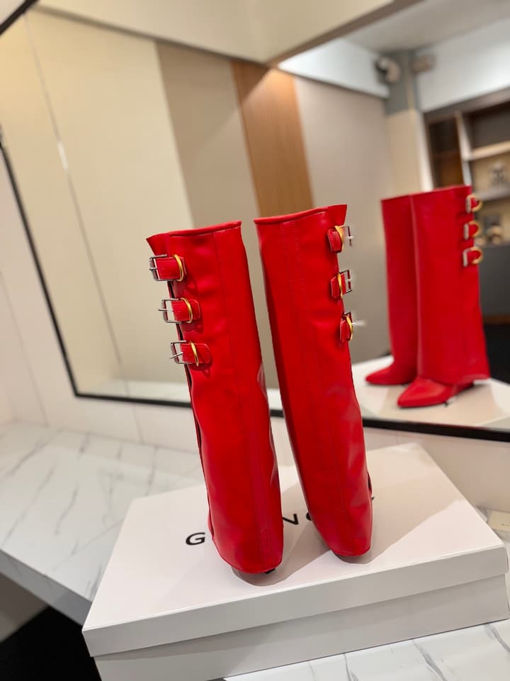 Givenchy Lock Detail Knee-High Boots – 2024 Spring/Summer Collection in Black