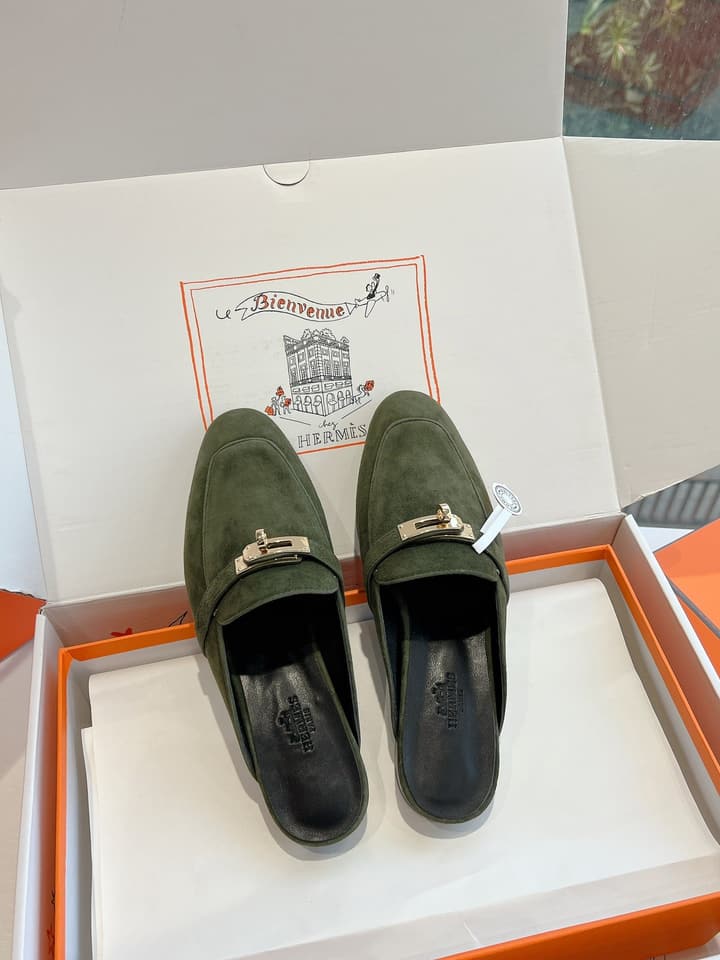 Hermès Mules Loafers – 2025 Spring/Autumn Collection in Dark Green Suede
