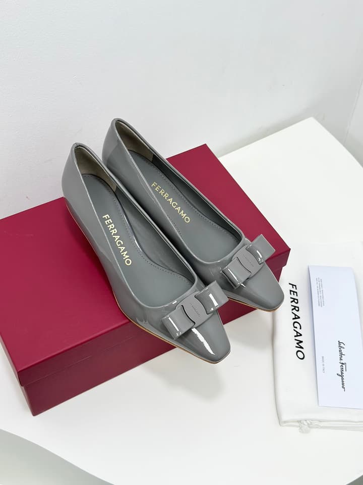 Ferragamo Vara Patent Leather Square Toe Pumps in Black Patent Leather (1cm Heel)