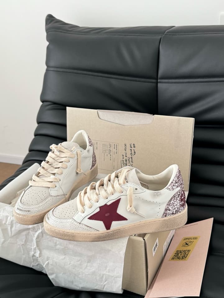 Golden Goose Distressed Graffiti Sneakers – 2024 Collection in Burgundy And White