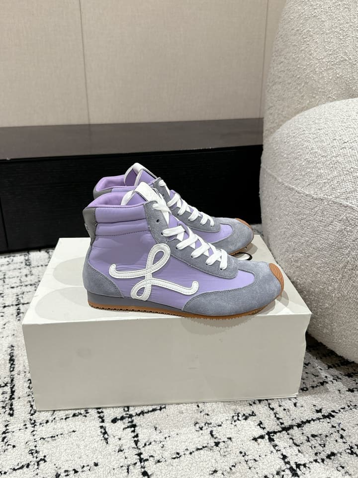 Loewe Flow Runner 2.0 Runway Sneakers – 25SS in All White With Gum Sole