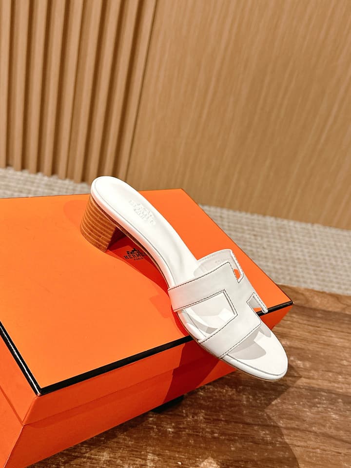 Hermès Classic H-Logo Chunky Heel Sandals in Black Leather