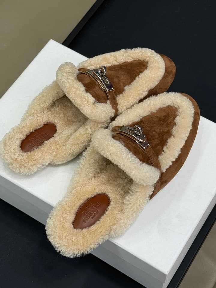 Hermès H Kelly Classic Mule Slippers – 24FW
