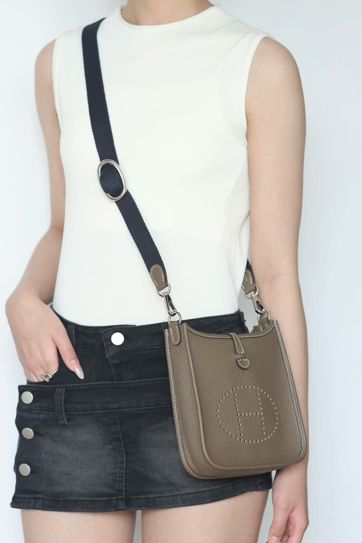 Hermès Evelyne 16 Mini Crossbody Bag in Etoupe With Gold Hardware