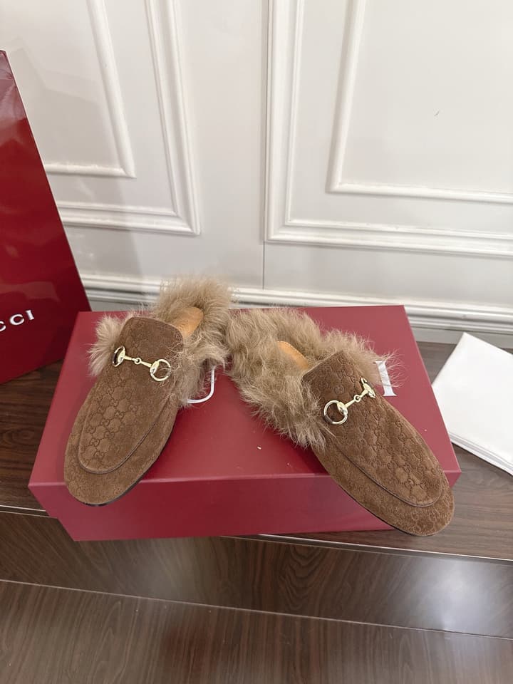 Gucci Tuscan Wool Loafers – Autumn/Winter Must-Have in Beige Gg Monogram With Tan Fur