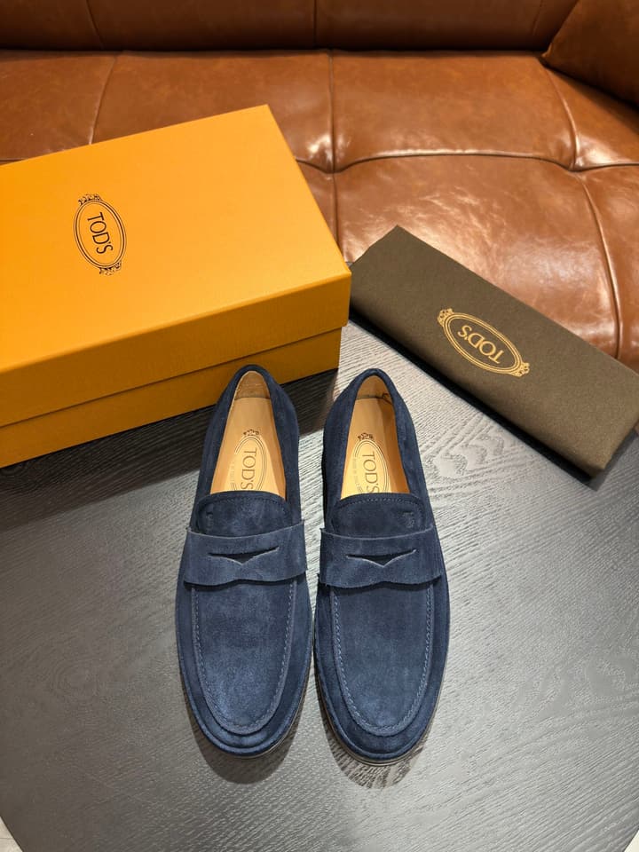 Tod's Calfskin Loafers in Light Brown