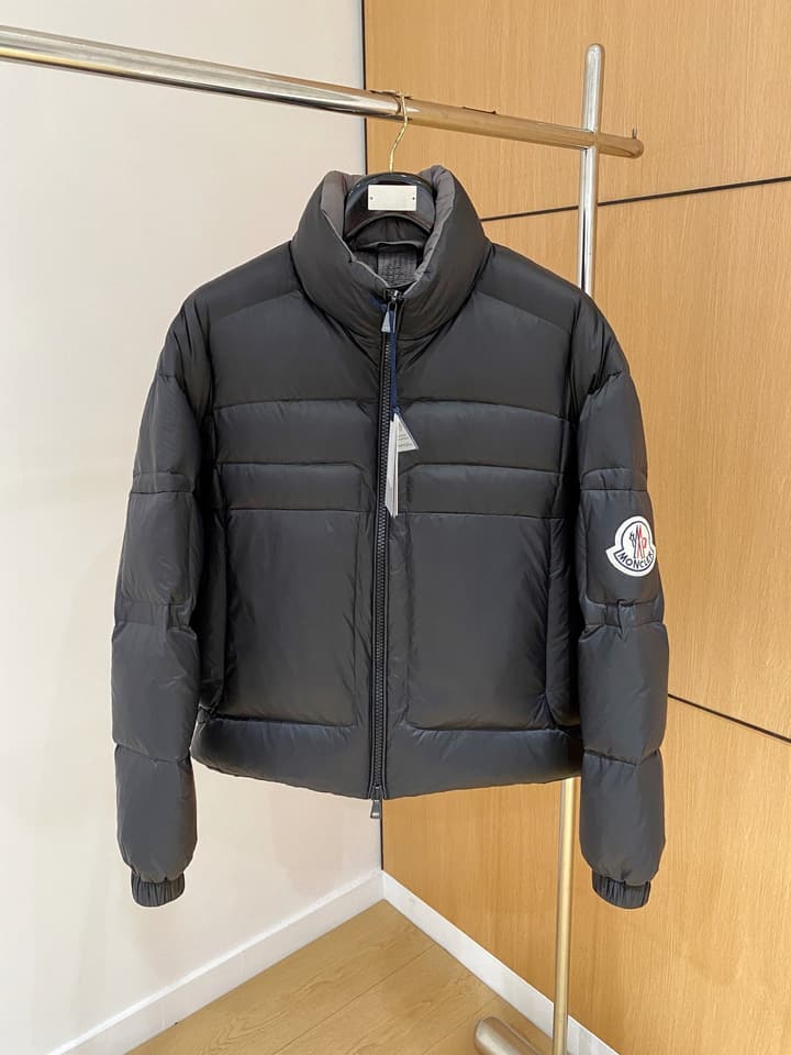 Moncler Designer Down Jacket – 2025 Latest Model in Dark Gray/black With Blue Lining