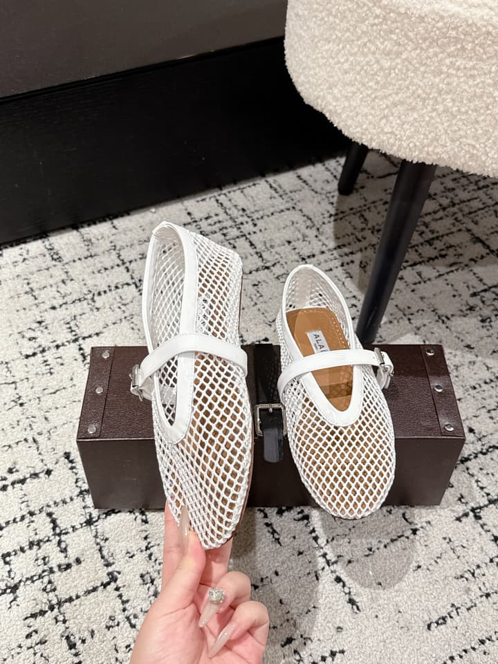 Alaïa Flat Mesh Ballet Flats – 25SS in Golden Beige Mesh