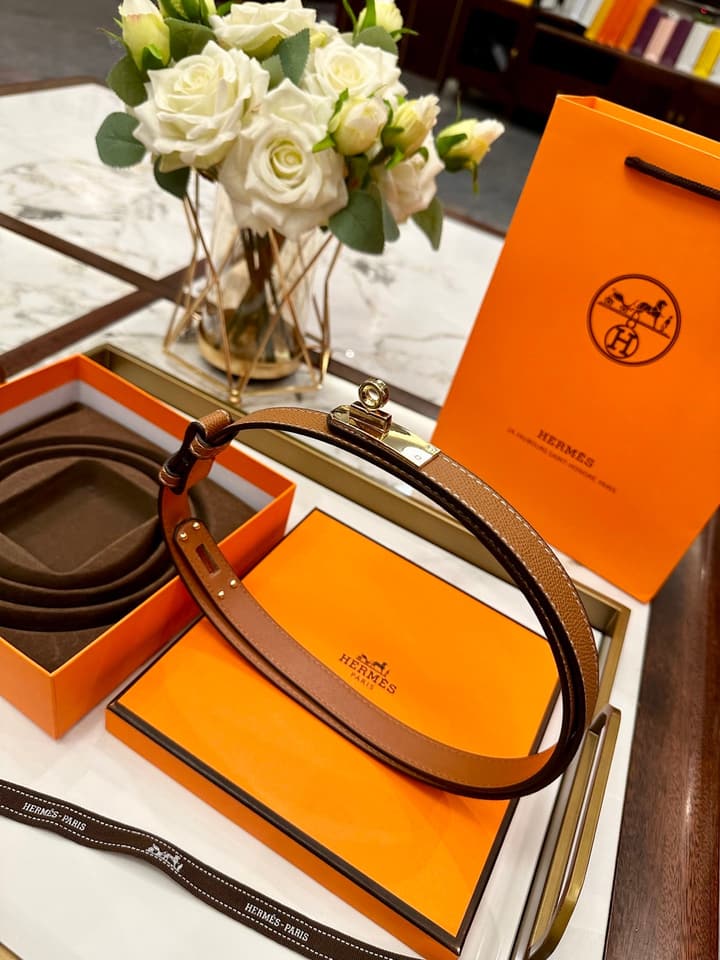 Hermès Slim Leather Belt – 2.0cm in Black With Silver Buckle