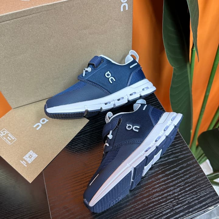 On Kids Running Sneakers – Kids Collection in Black