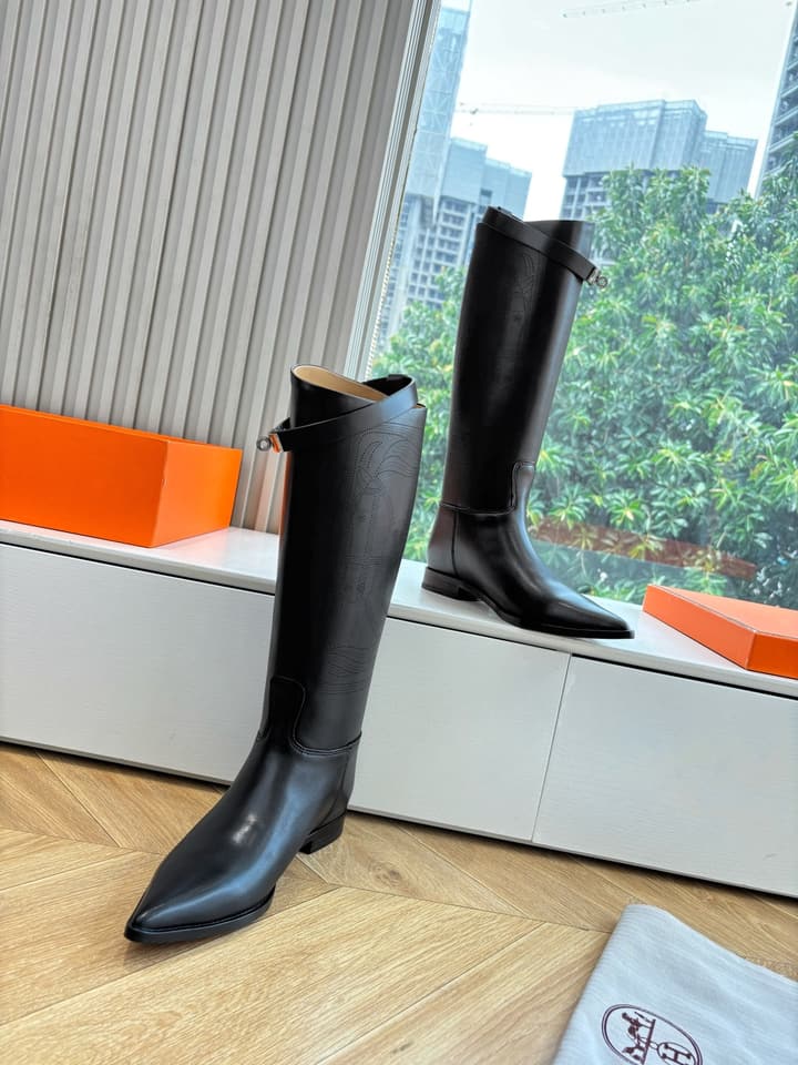 Hermès Classic Knee-High Boots – 2025 Autumn/Winter Collection in Two-tone Tan And Cream