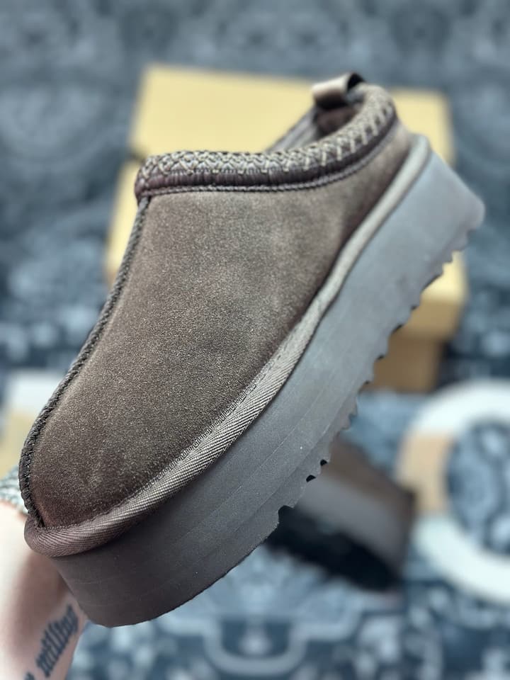UGG Tazz Winter Platform Snow Boots in Taupe Suede Platform Slipper