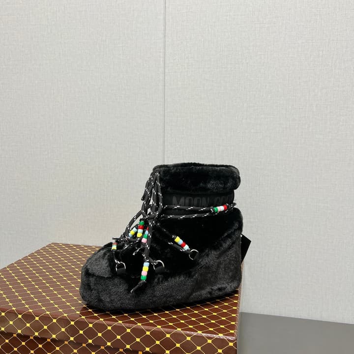 Moon Boot Y2K Fluffy Snow Boots – 2024FW in Cream Shearling