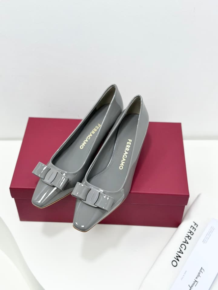 Ferragamo Vara Patent Leather Square Toe Pumps in Black Patent Leather (1cm Heel)