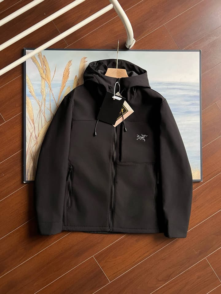 Arc'teryx GAMMA MX Softshell Hooded Jacket in Black