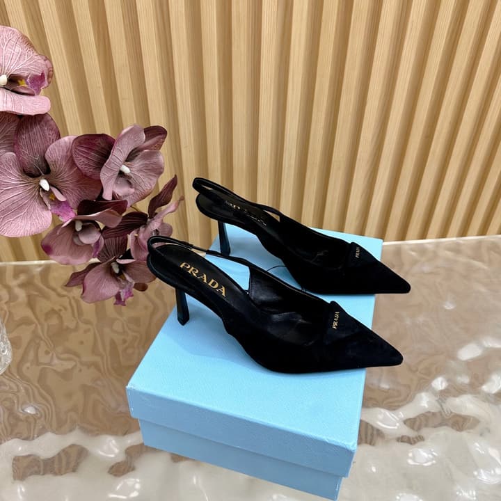Prada 2025 Spring Pointed Toe Pumps in Matte Black