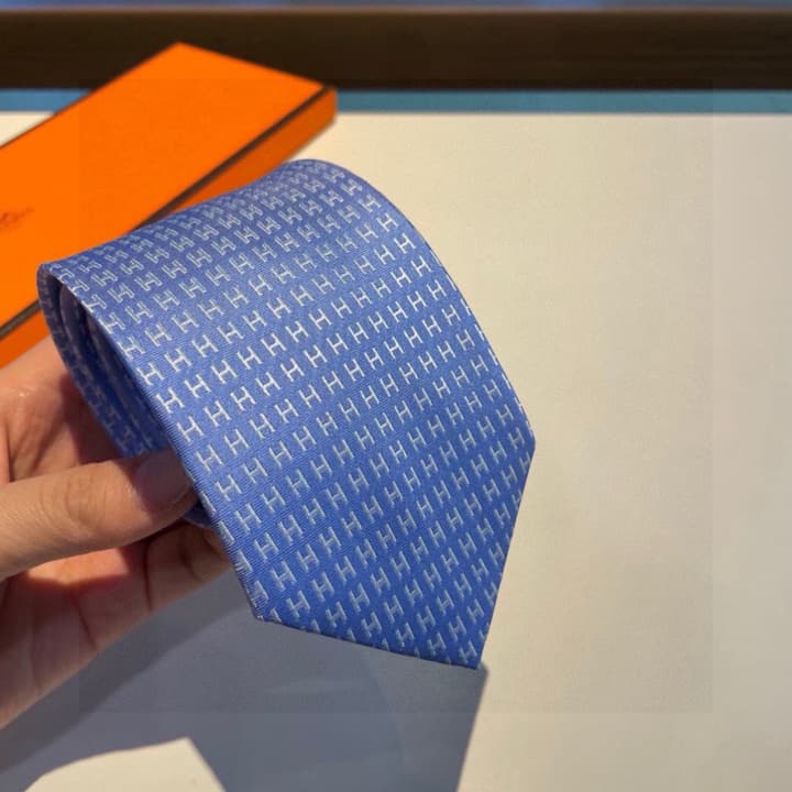 Hermès Men's H-Letter Silk Tie – New Collection in Burgundy