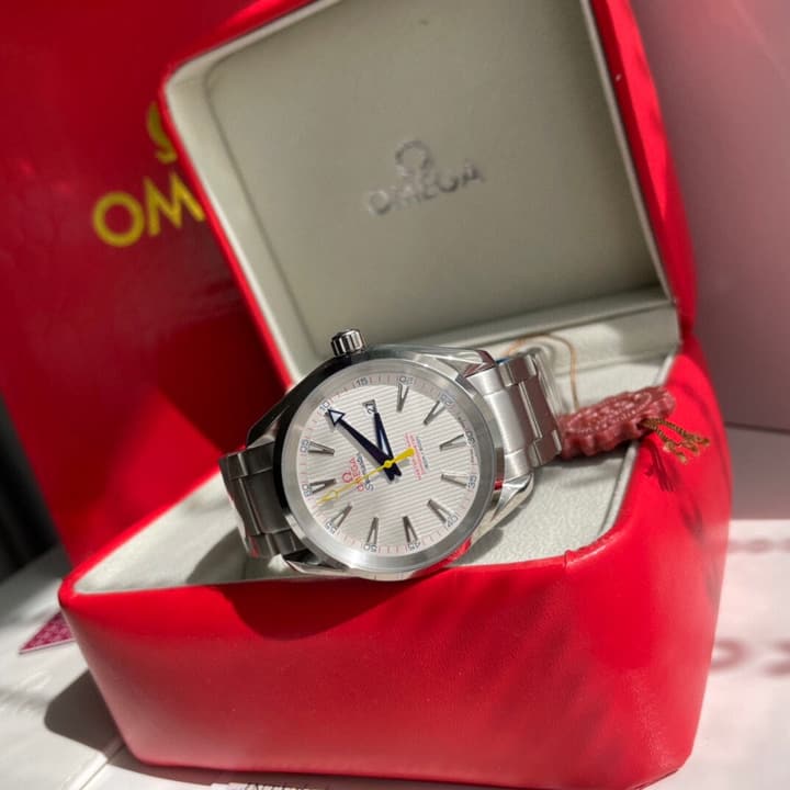 Omega Seamaster Aqua Terra 150 Co-Axial Master Chronometer 41mm in White Dial Steel Bracelet