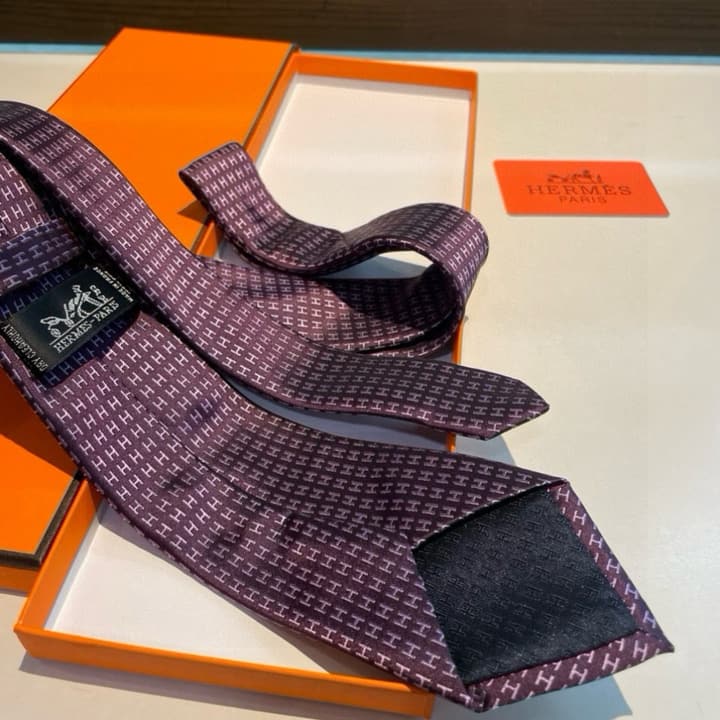 Hermès H-Letter Men's Silk Tie Series in Burgundy Microdot