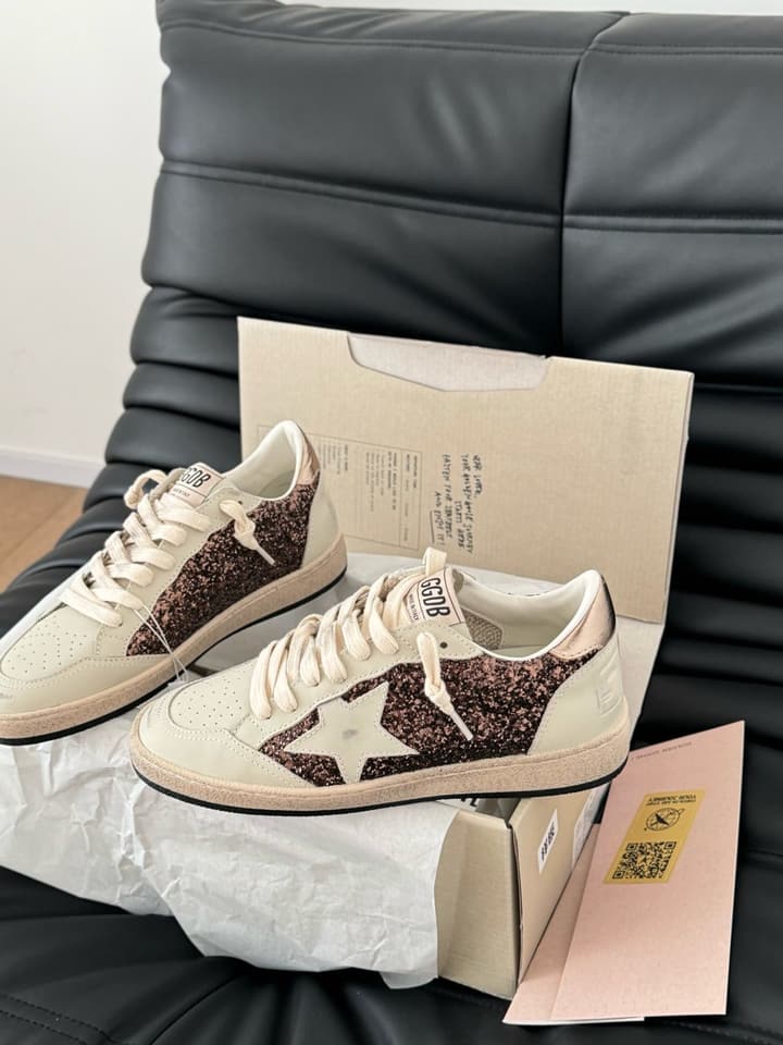 Golden Goose Distressed Graffiti Sneakers – 2024 Collection in Burgundy And White